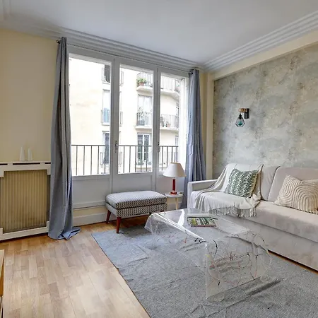 Champ De Mars & Eiffel Tower -1br - Vacation Apartament Paryż