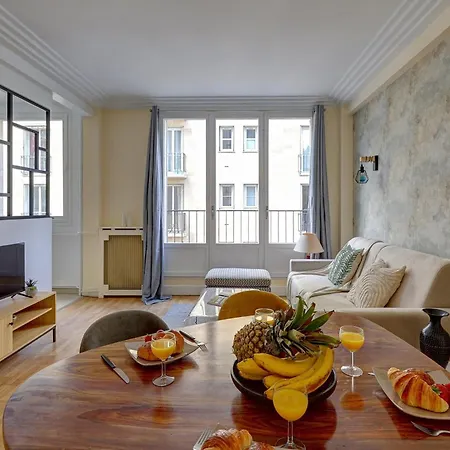 Champ De Mars & Eiffel Tower -1br - Vacation Paris