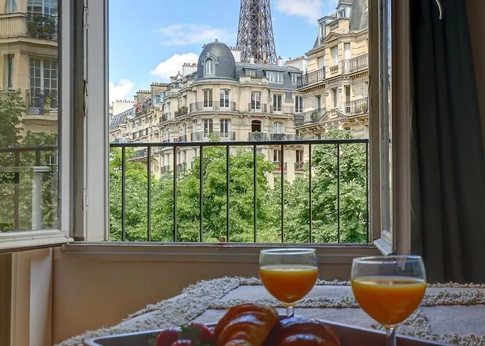 Champ De Mars & Eiffel Tower -1br - Vacation