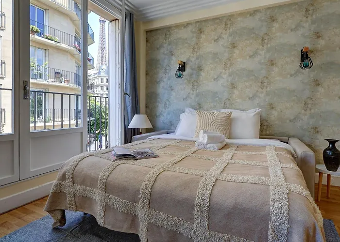 Apartament Champ De Mars & Eiffel Tower -1br - Vacation *